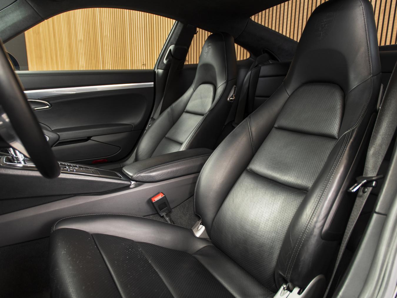Porsche 911 Carrera 4