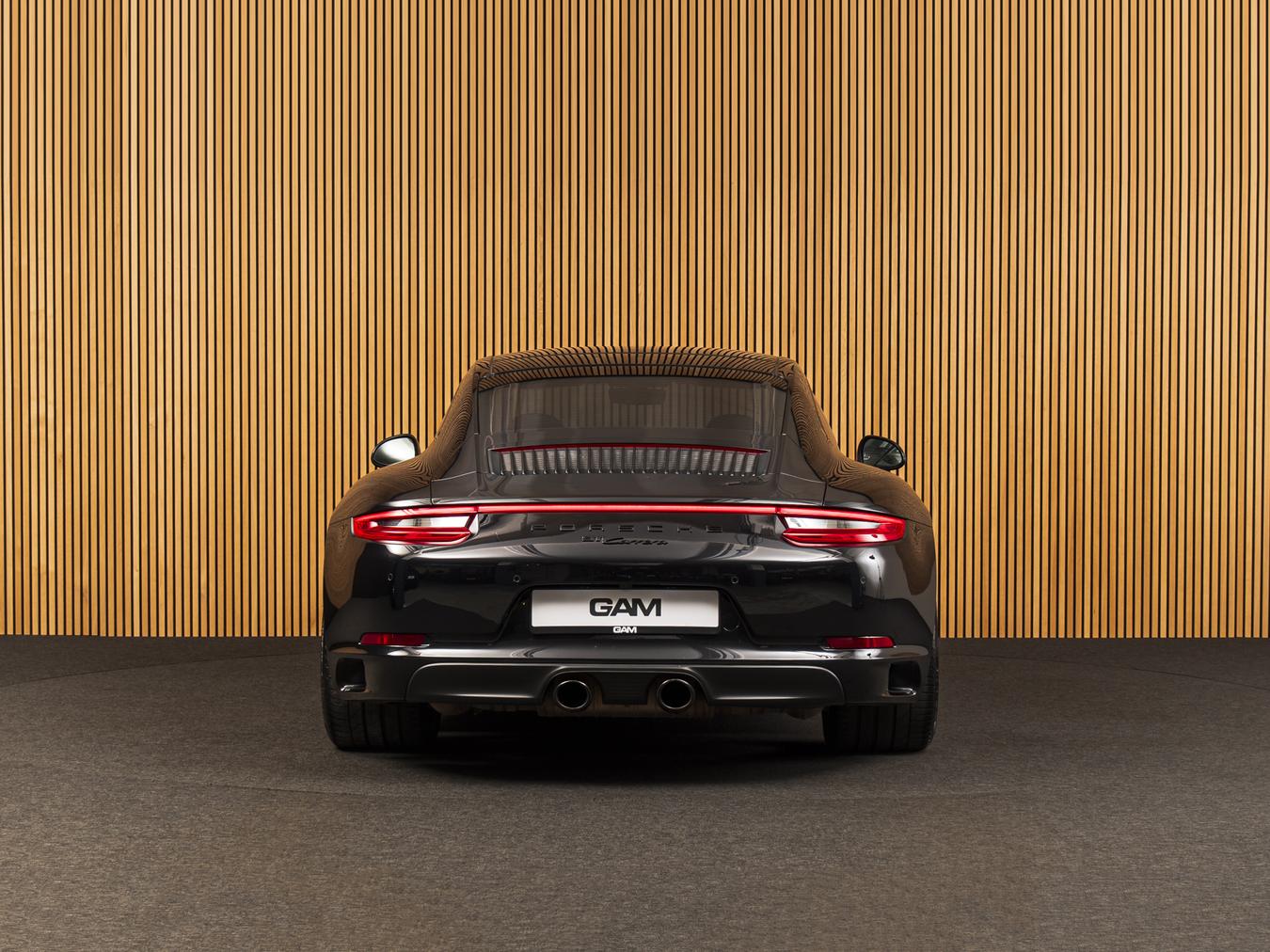 Porsche 911 Carrera 4