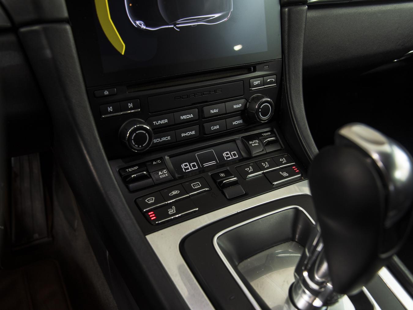 Porsche 911 Carrera 4