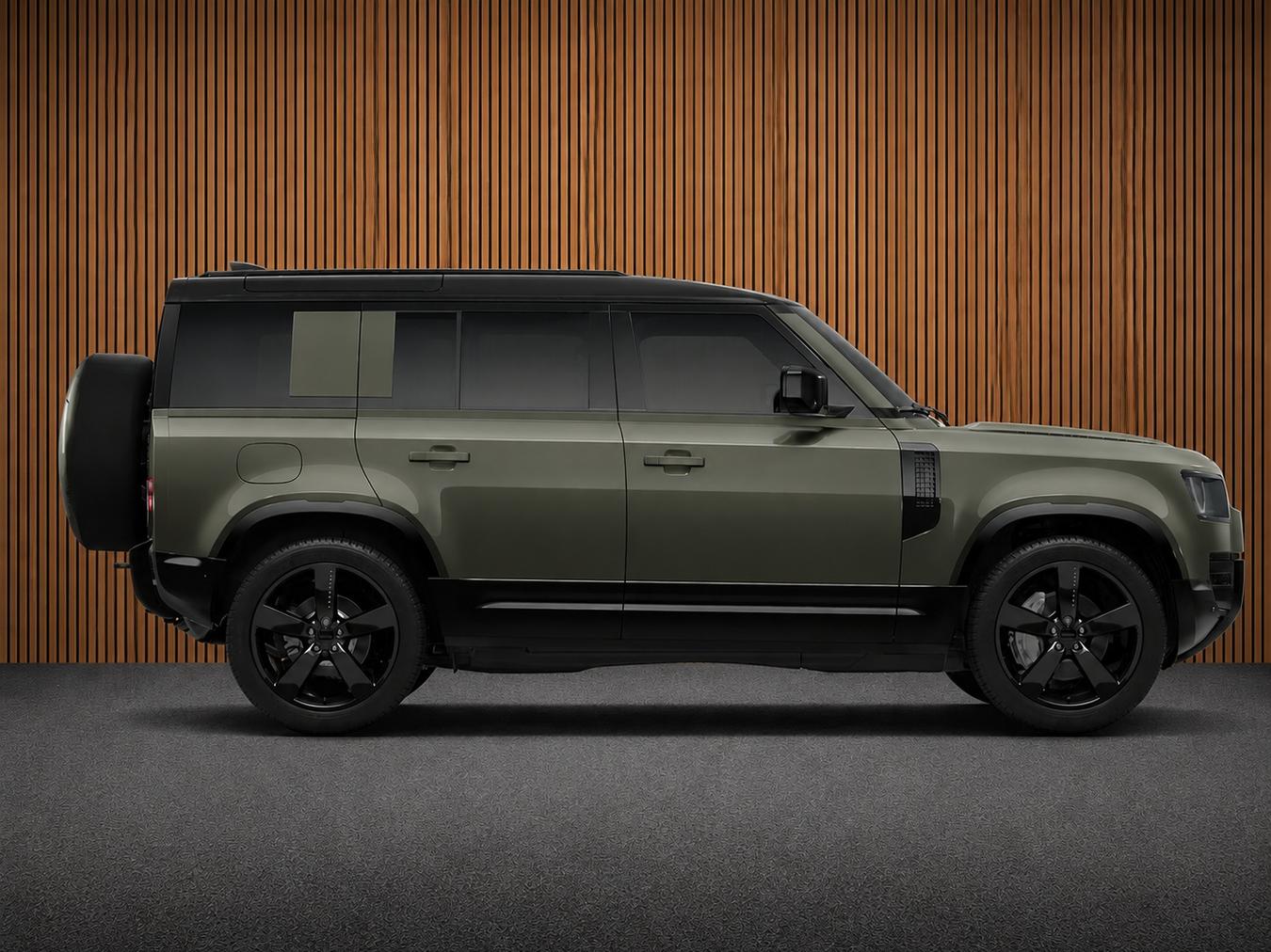 Land Rover Defender 110 X-Dynamic HSE P300e