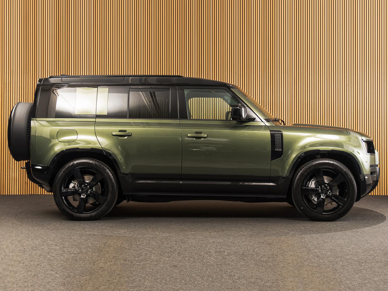 Land Rover Defender 110 X-Dynamic HSE P300e