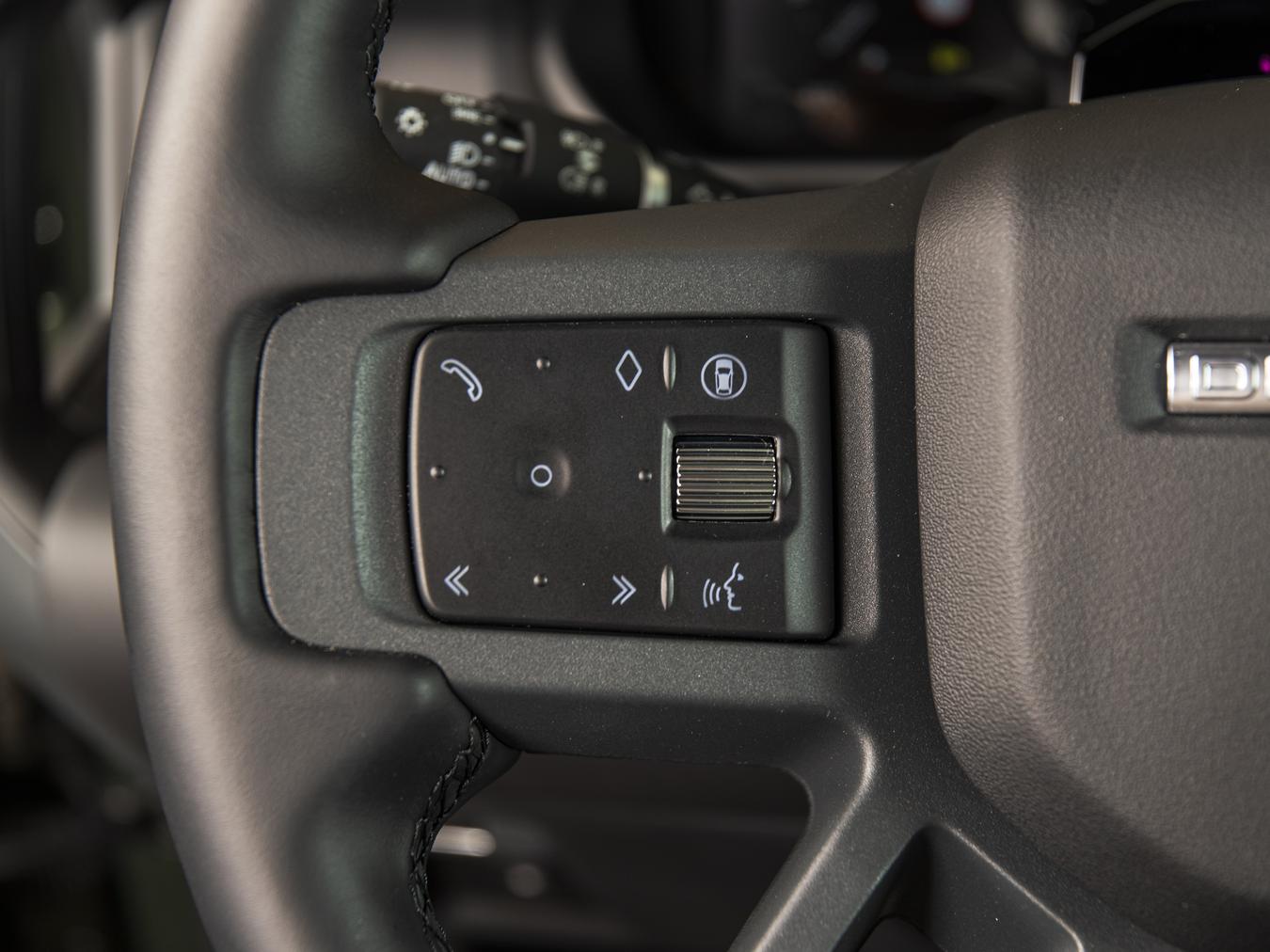 Land Rover Defender 110 X-Dynamic HSE P300e