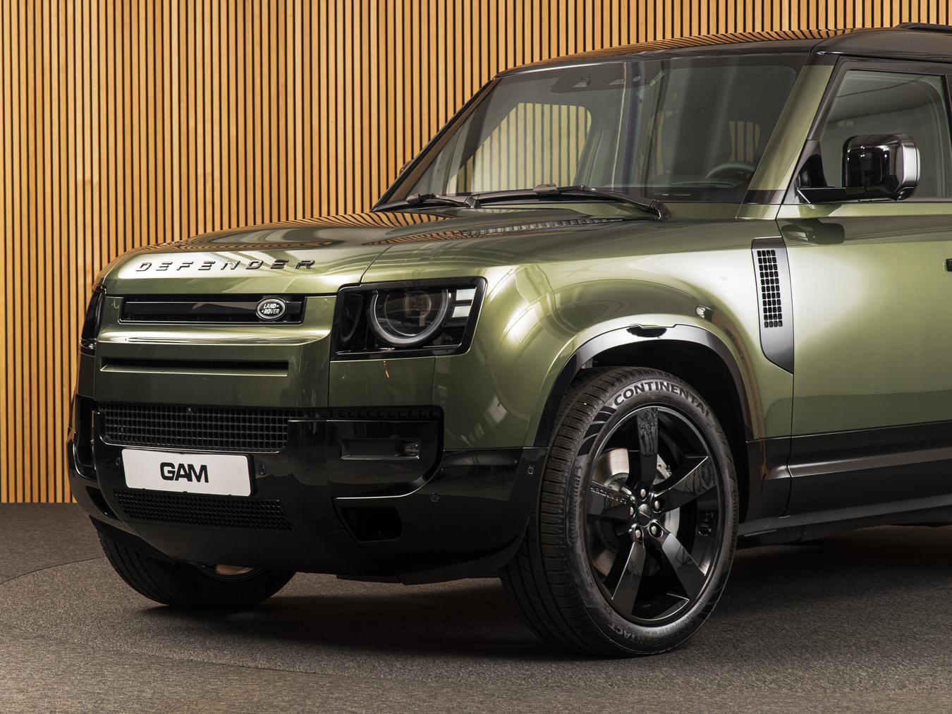 Land Rover Defender 110 X-Dynamic HSE P300e