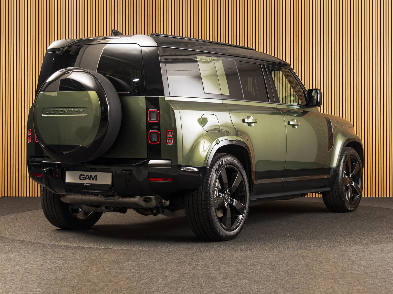 Land Rover Defender 110 X-Dynamic HSE P300e