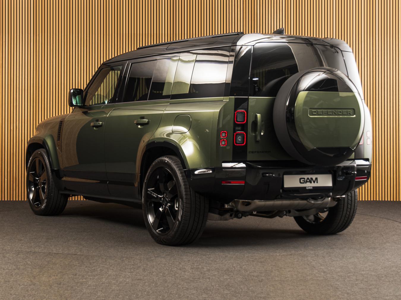 Land Rover Defender 110 X-Dynamic HSE P300e