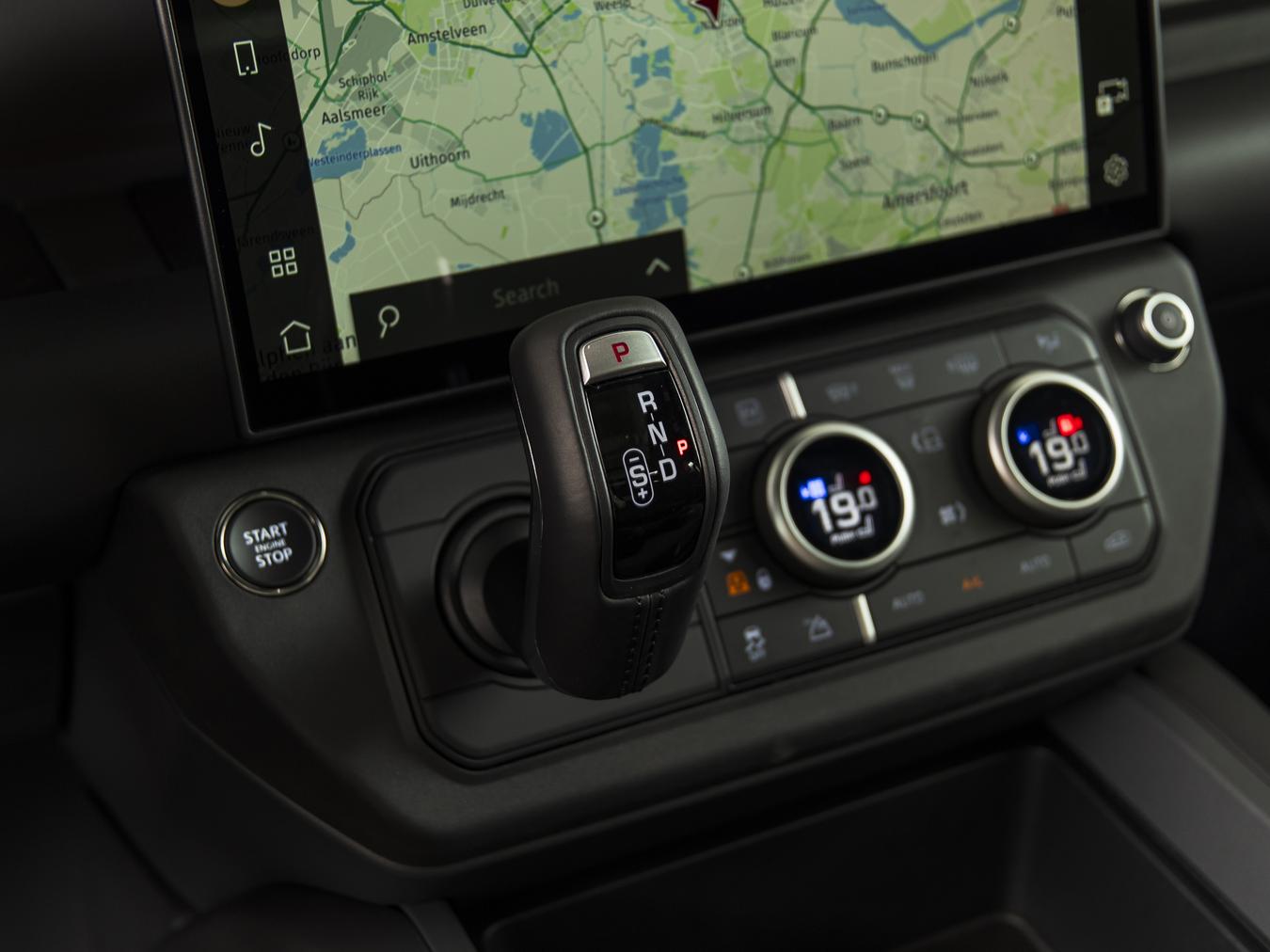 Land Rover Defender 110 X-Dynamic HSE P300e