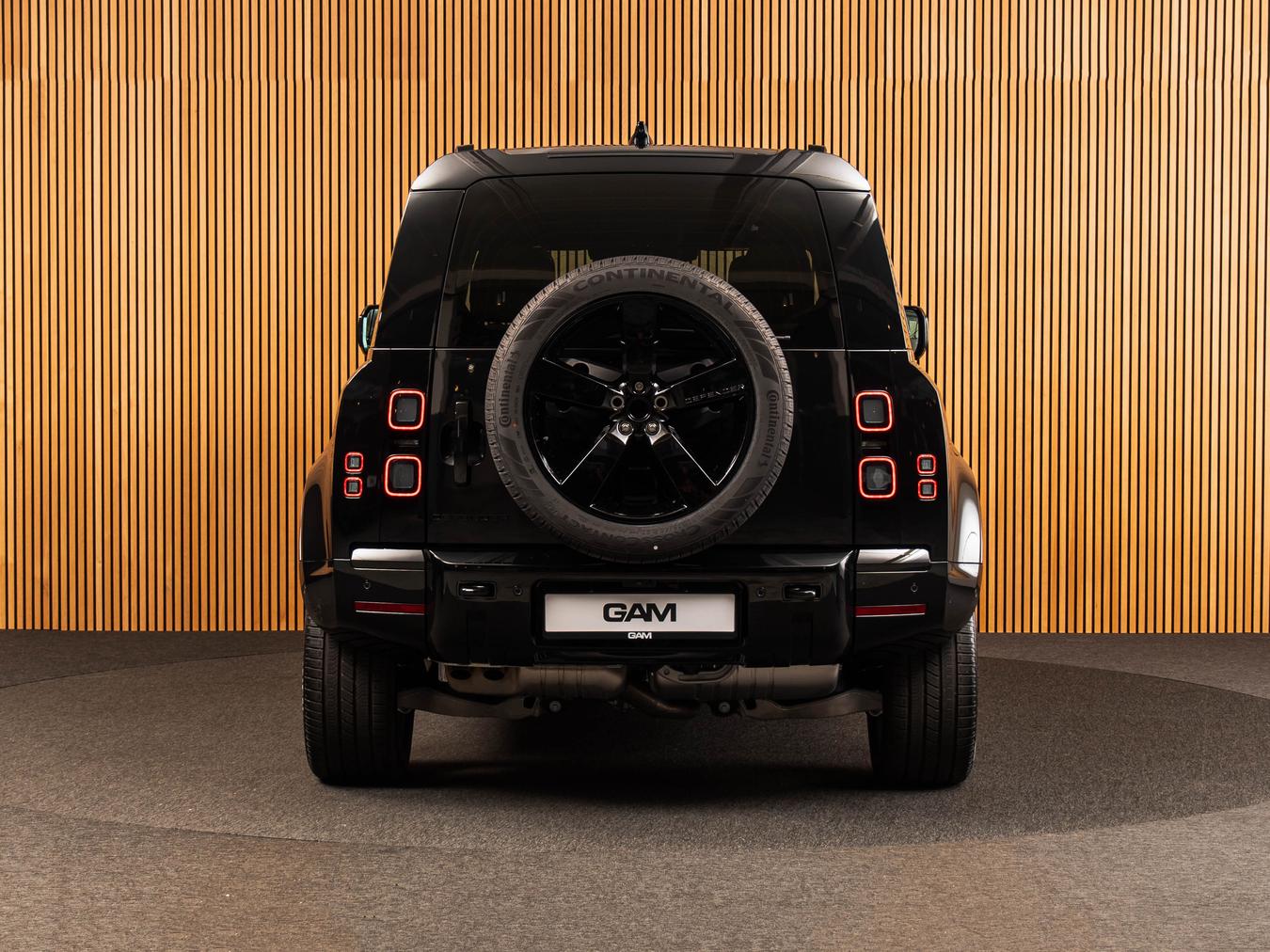 Land Rover Defender 110 D350 X-Dynamic HSE