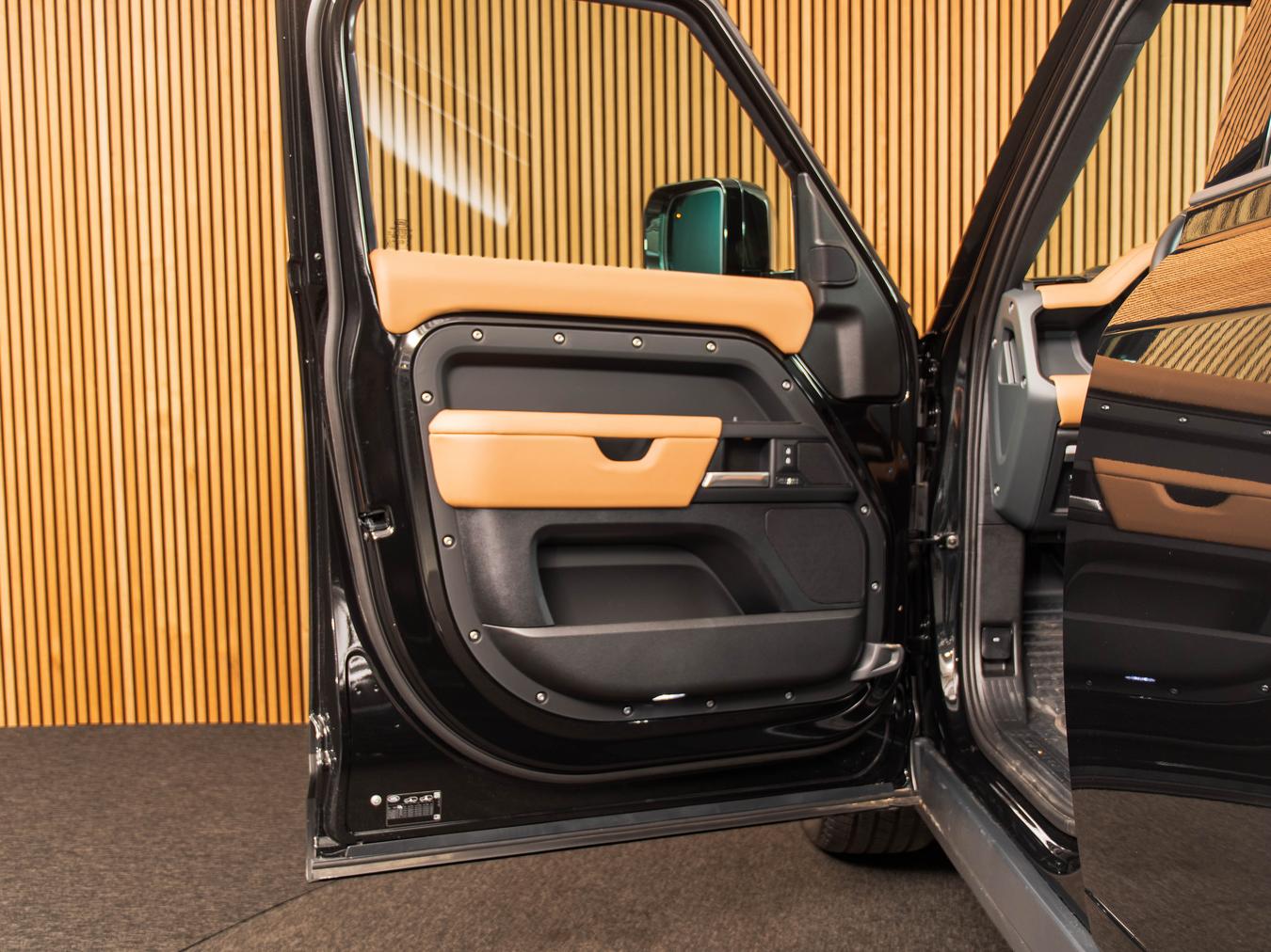 Land Rover Defender 110 D350 X-Dynamic HSE
