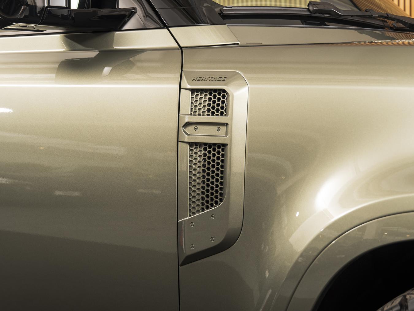 Land Rover Defender 90 V8