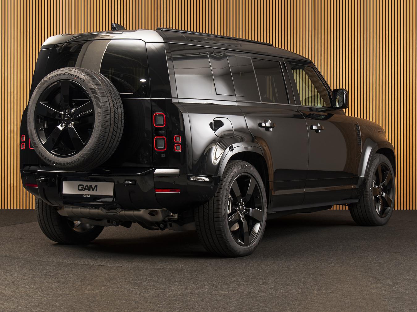 Land Rover Defender 110 X-Dynamic HSE P300e