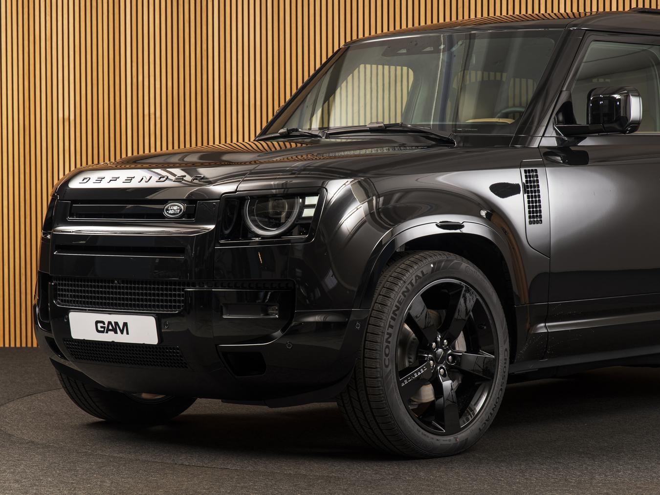Land Rover Defender 110 X-Dynamic HSE P300e