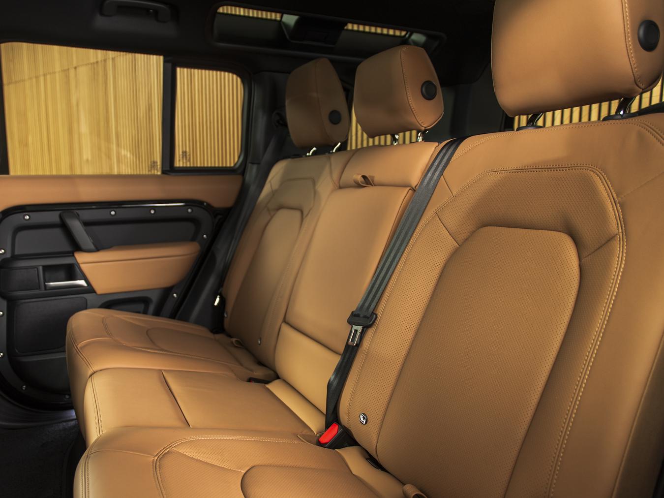 Land Rover Defender 110 X-Dynamic HSE P300e