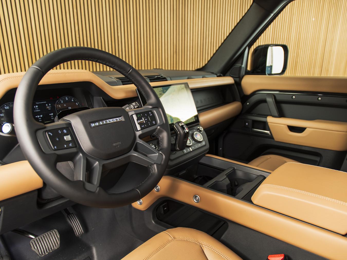 Land Rover Defender 110 X-Dynamic HSE P300e