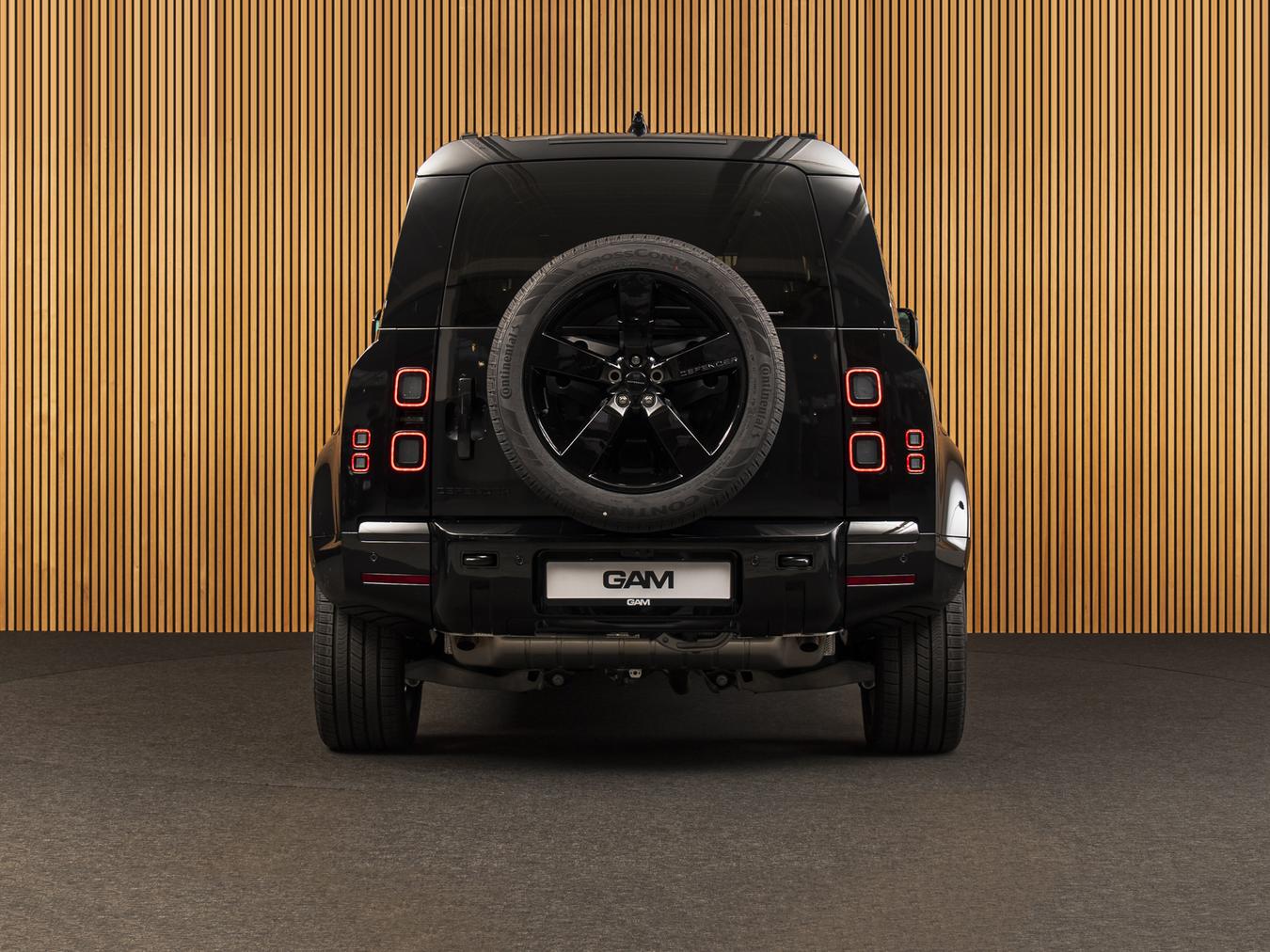 Land Rover Defender 110 X-Dynamic HSE P300e