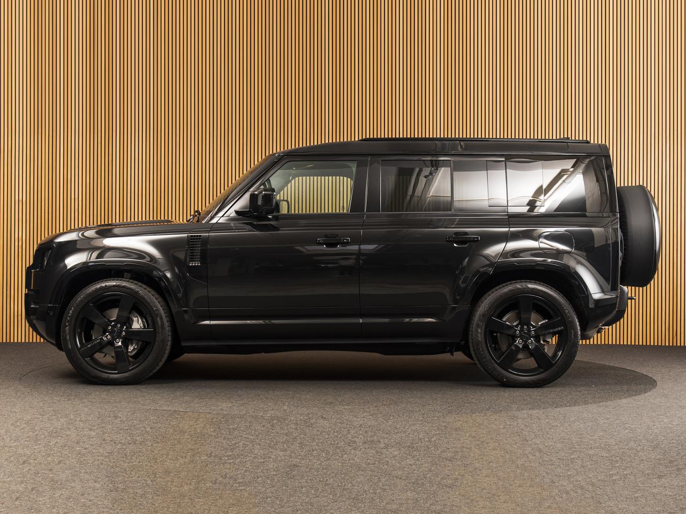 Land Rover Defender 110 X-Dynamic HSE P300e