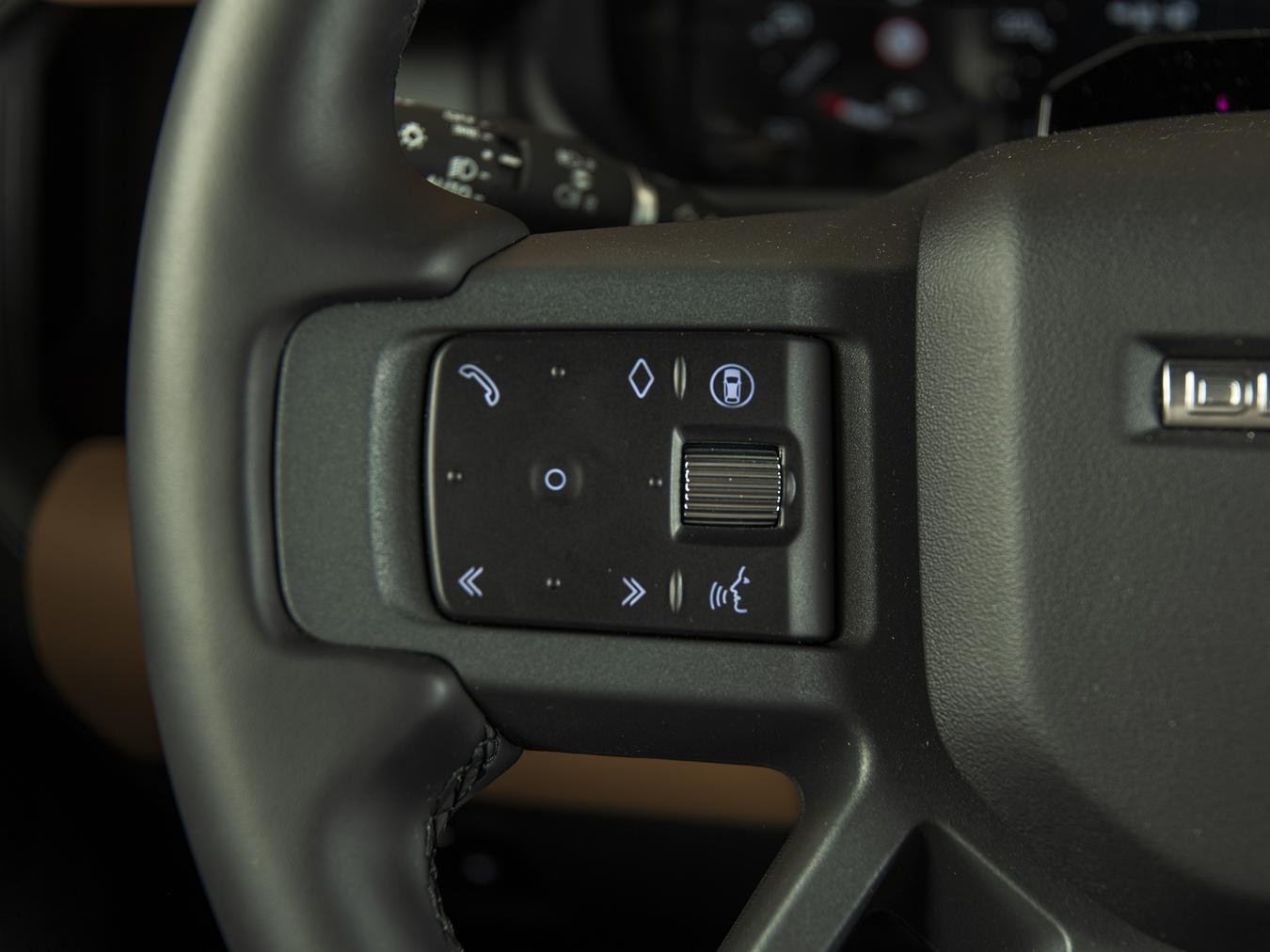 Land Rover Defender 110 X-Dynamic HSE P300e