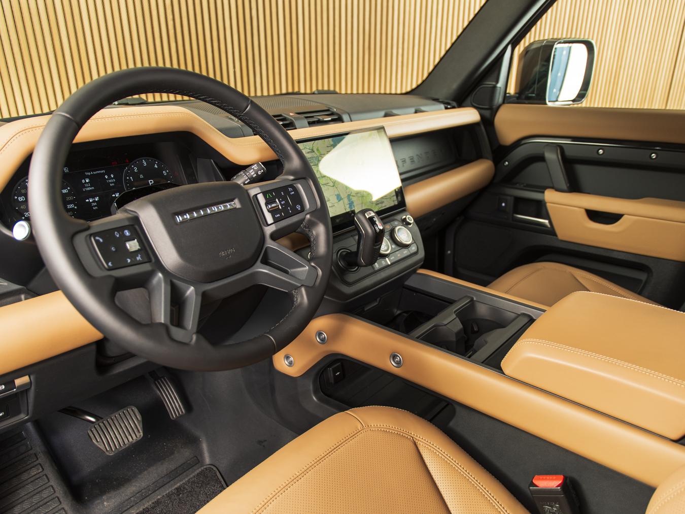 Land Rover Defender 110 X-Dynamic HSE P300e
