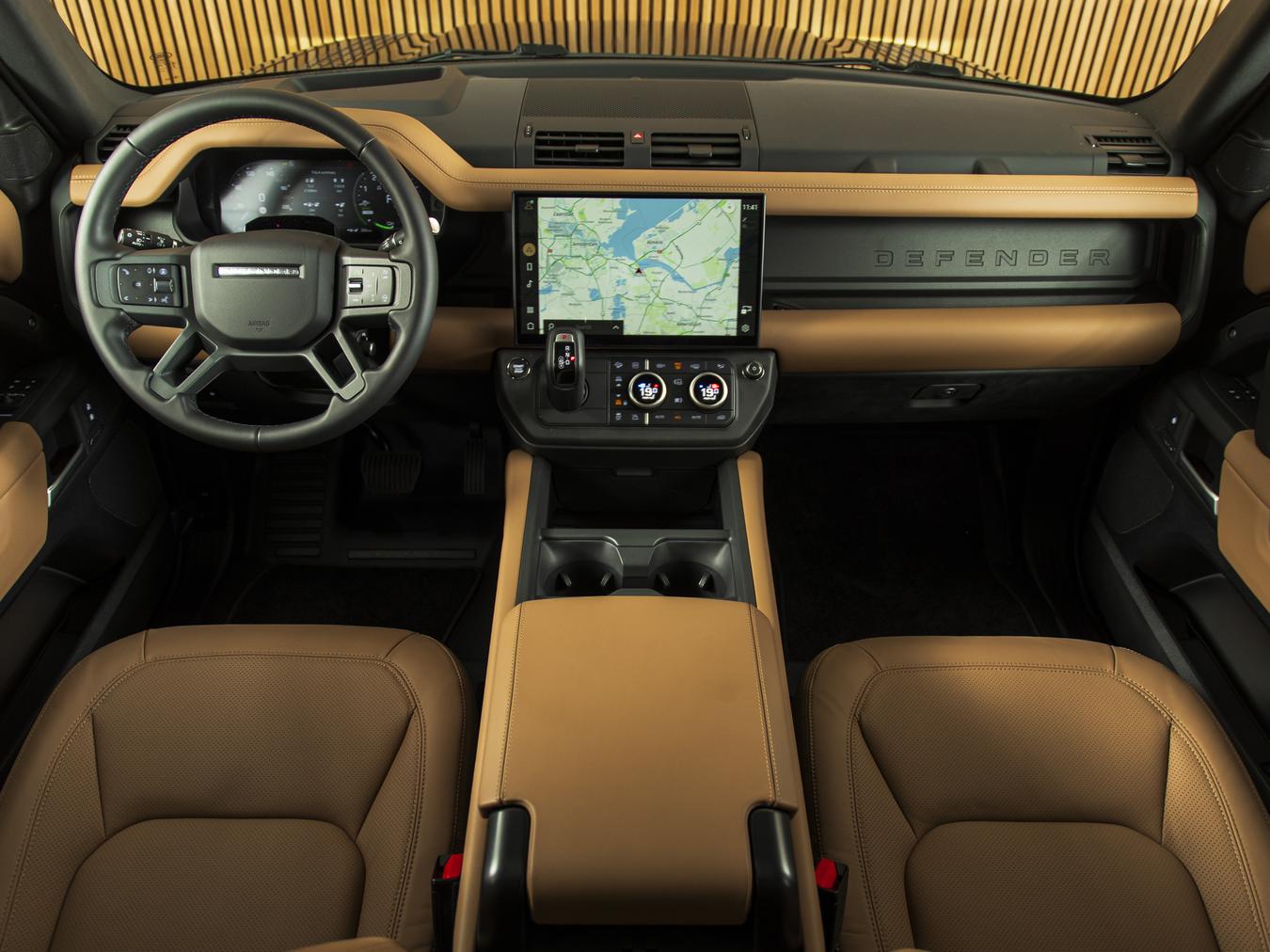 Land Rover Defender 110 X-Dynamic HSE P300e