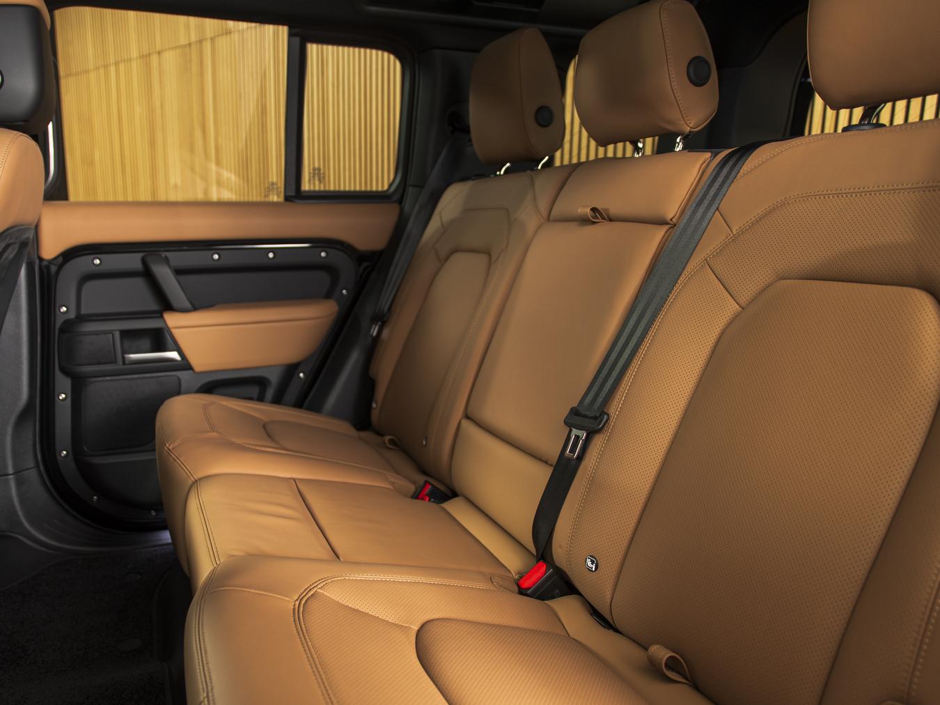Land Rover Defender 110 X-Dynamic HSE P300e