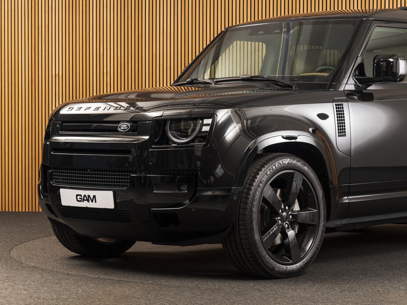 Land Rover Defender 110 X-Dynamic HSE P300e