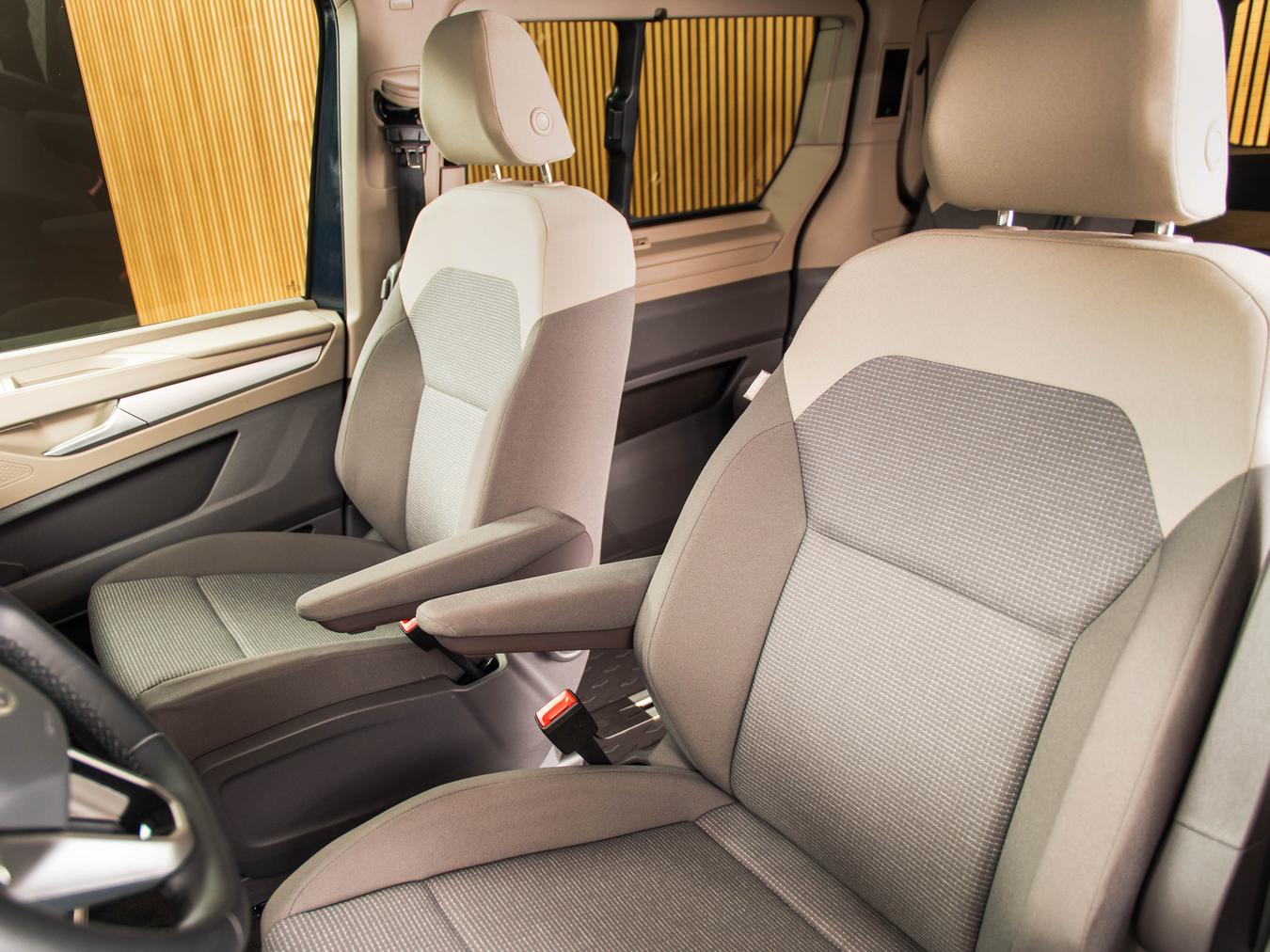 Volkswagen T7 California eHybrid 4M Beach