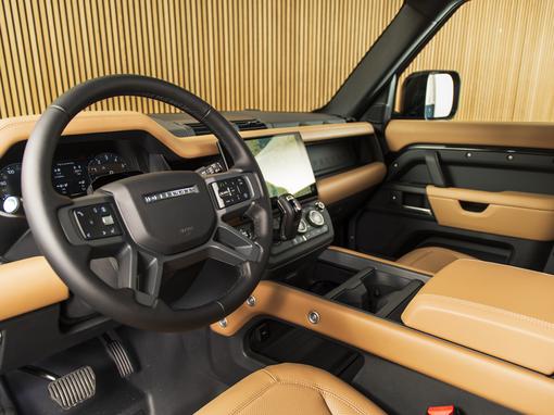 Land Rover Defender 110 X-Dynamic HSE P300e