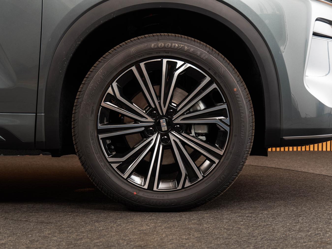 Geely Starray EM-i Max+