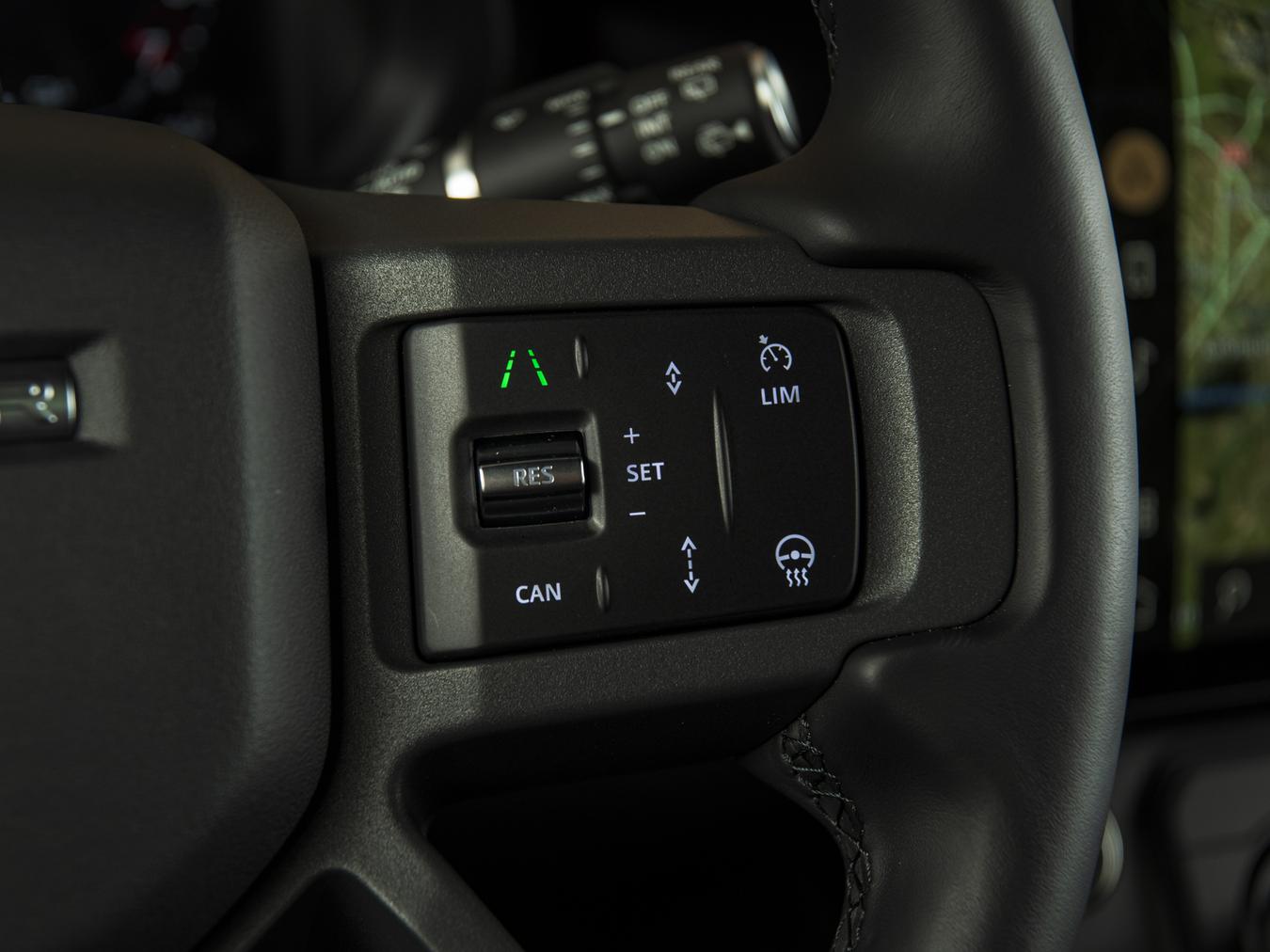Land Rover Defender 110 X-Dynamic HSE P300e
