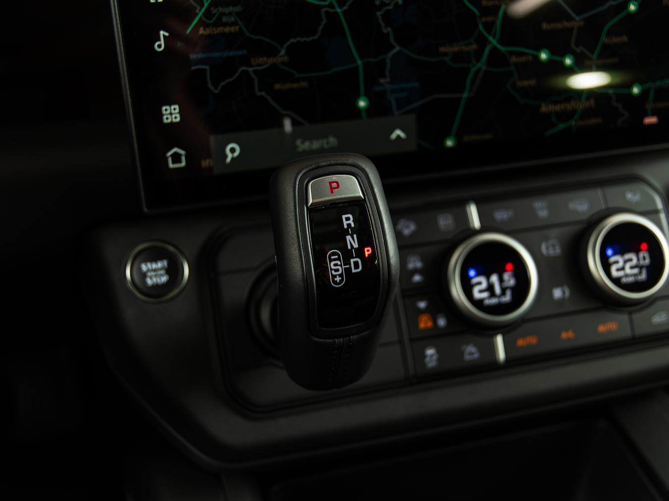 Land Rover Defender 110 X-Dynamic HSE P300e
