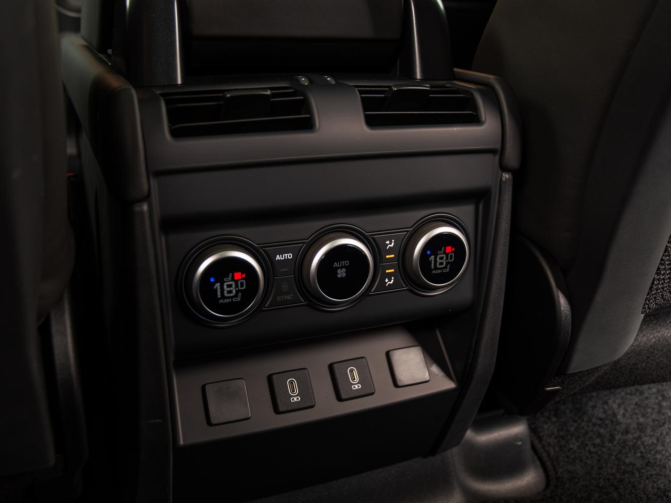 Land Rover Defender 110 X-Dynamic HSE P300e