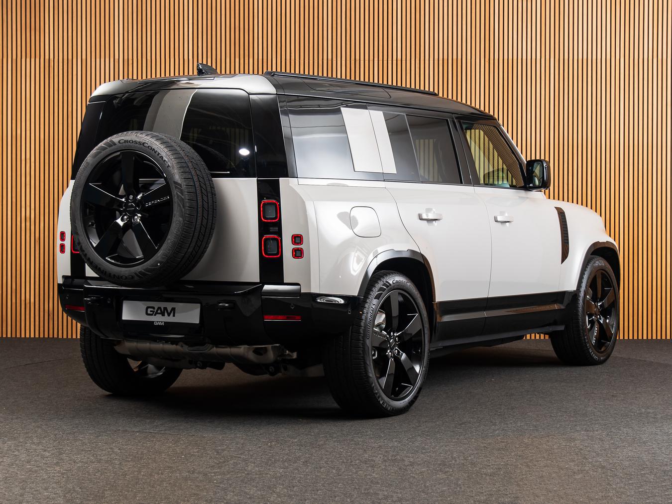 Land Rover Defender 110 X-Dynamic HSE P300e
