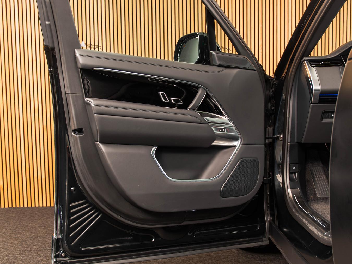 Land Rover Range Rover P510e Autobiography